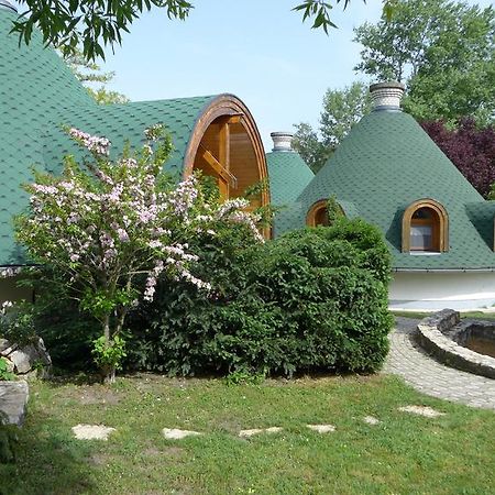 قرية بالاتونودفاري Gesztenye Nyaralopark المظهر الخارجي الصورة